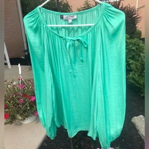 Jennifer Lopez, extra large top